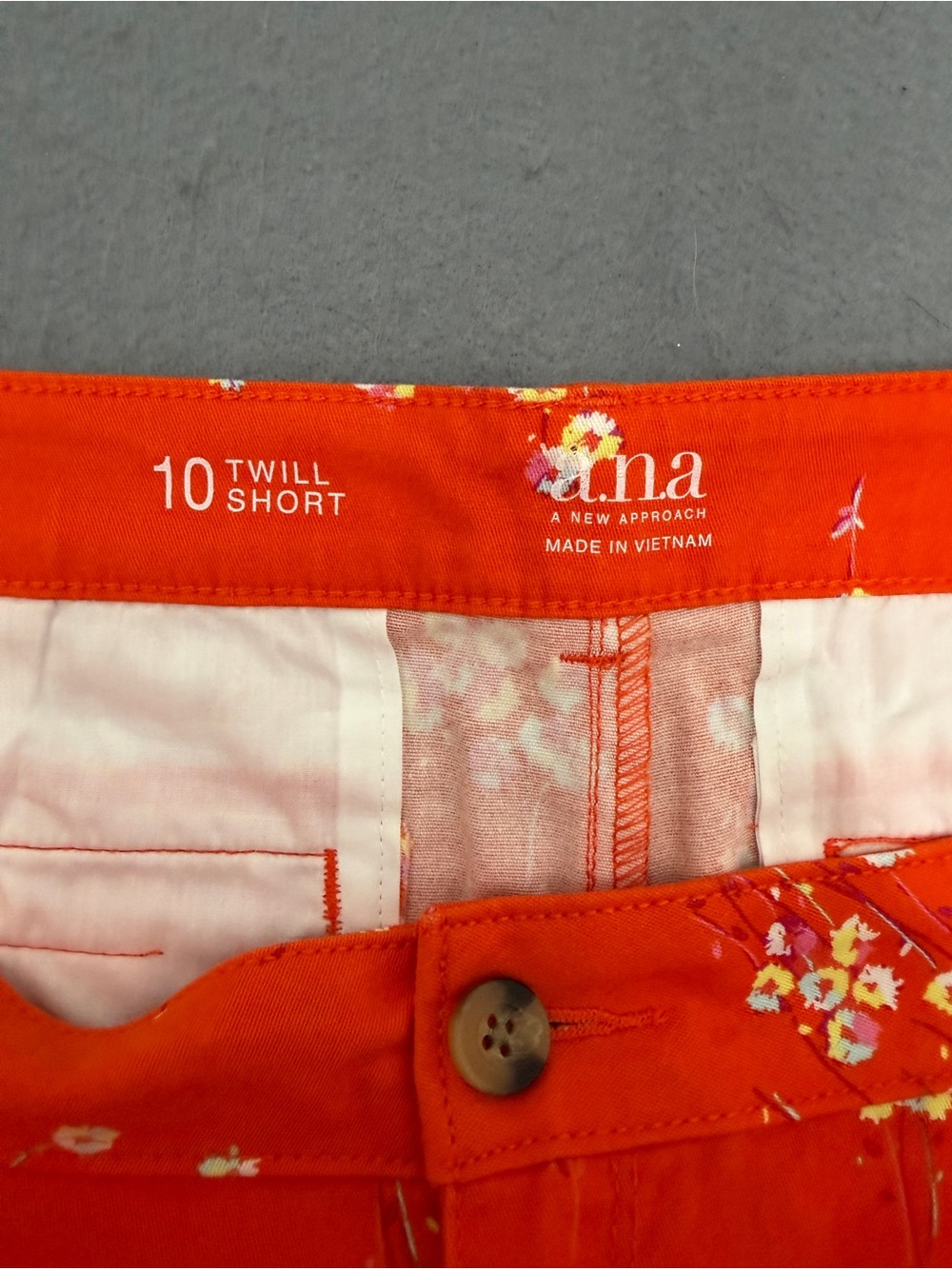 Women’s a.n.a A New Approach Shorts Size 10 Orange Floral Twill Mid Rise - Picture 5 of 5